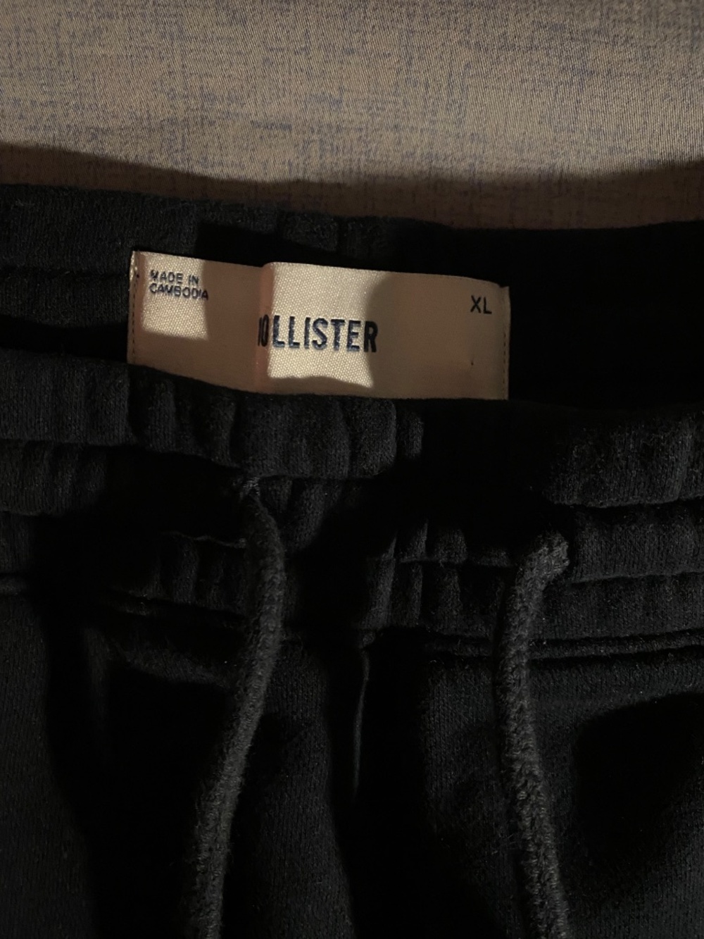 Hollister 7” Sweatshorts - Picture 2 of 3